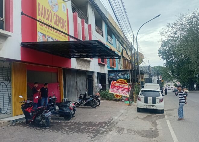 Bakso Gepeng Gang Kancil: Tetap Ramai