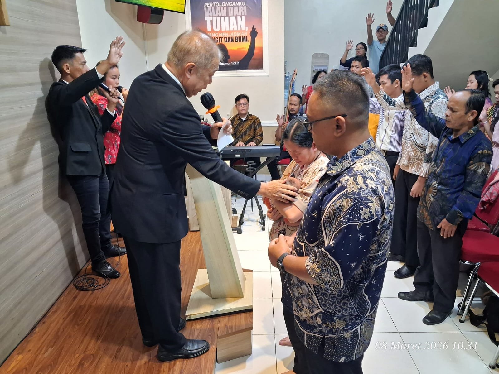 Roh Kudus Memimpin Hidup Orang Percaya