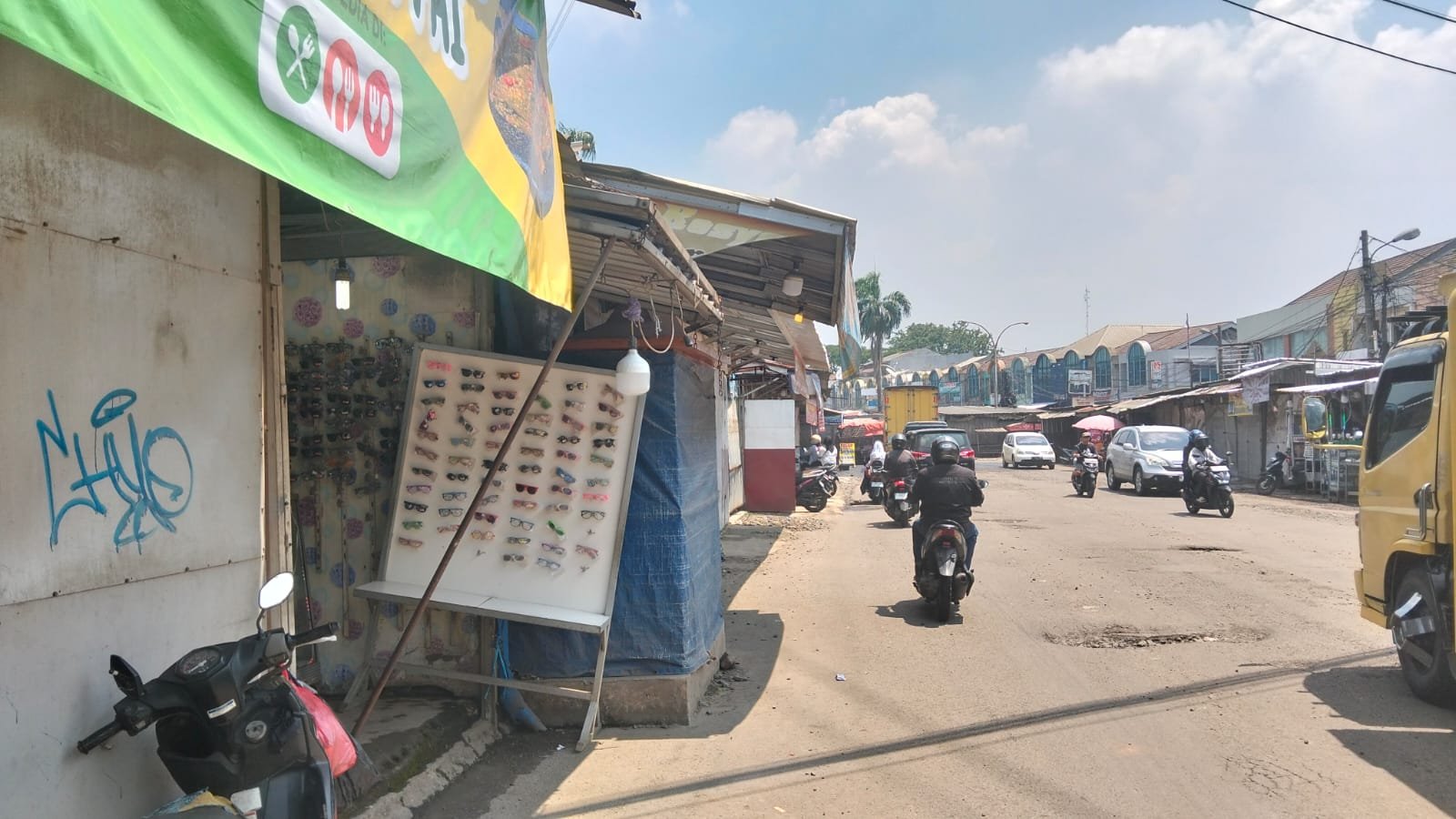 Fasum Griya Bukit Jaya Diduga Dialihfungsikan untuk Bisnis Pribadi, Warga Minta Tindakan Tegas