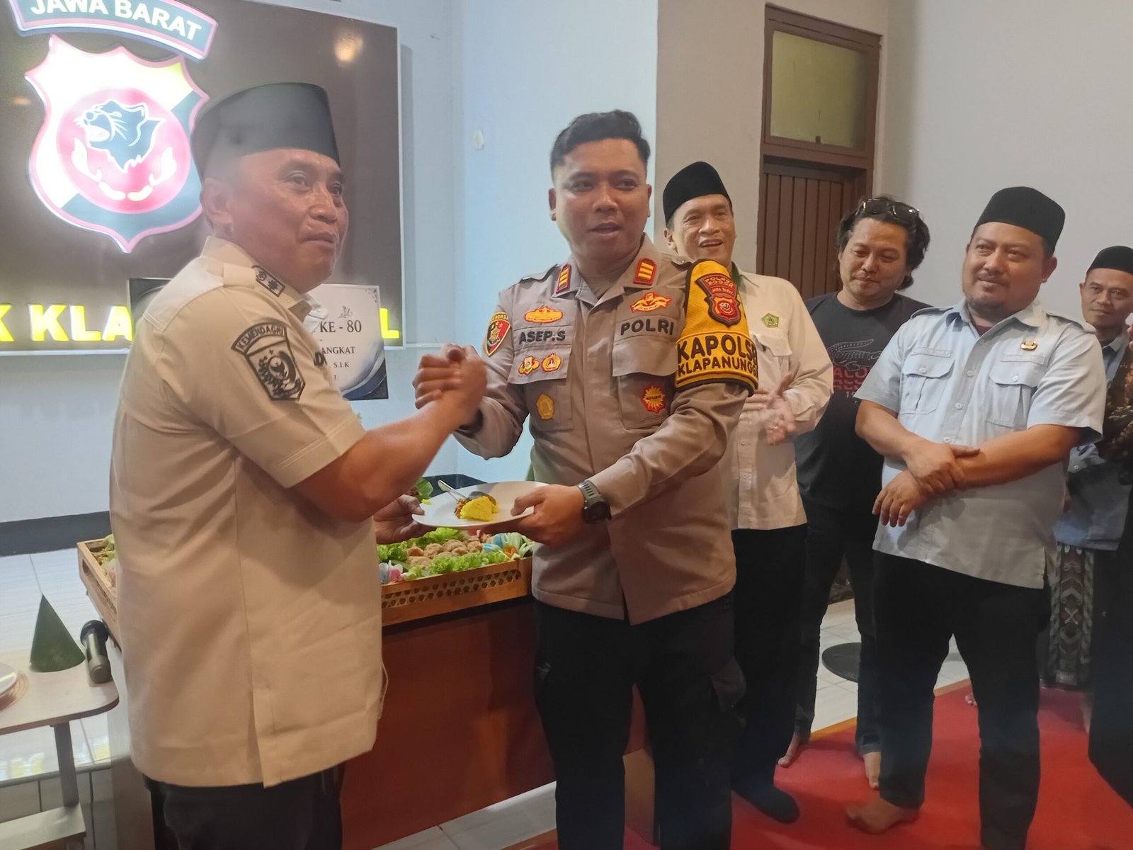 Peringatam Hari Bhayangkara Ke-80 dan Syukuran Kenaikan Pangkat di Polsek Klapanunggal