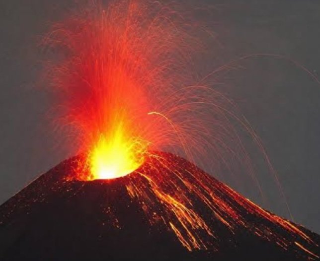 Gunung Anak Krakatau Erupsi: Status Siaga 